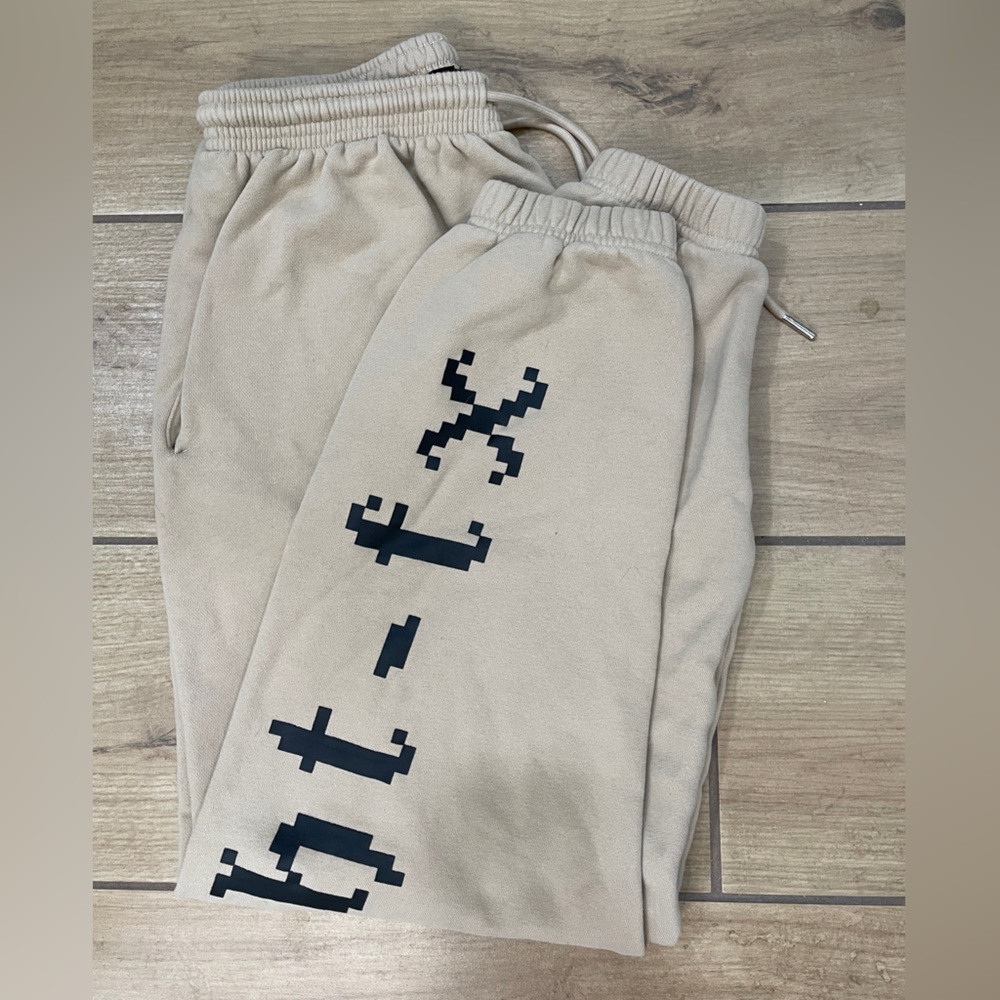 White Fox Boutique sweatpants - Picture 4 of 5